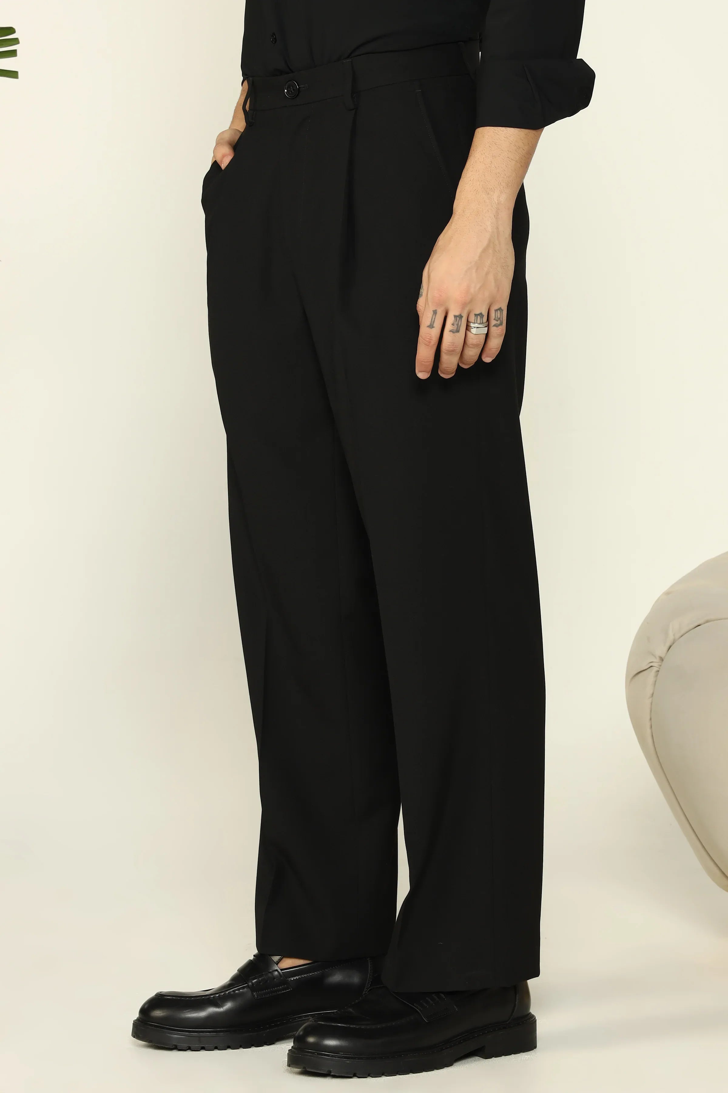 RELAXED FIT PLEATED TROUSERS BLACK - CRAIG