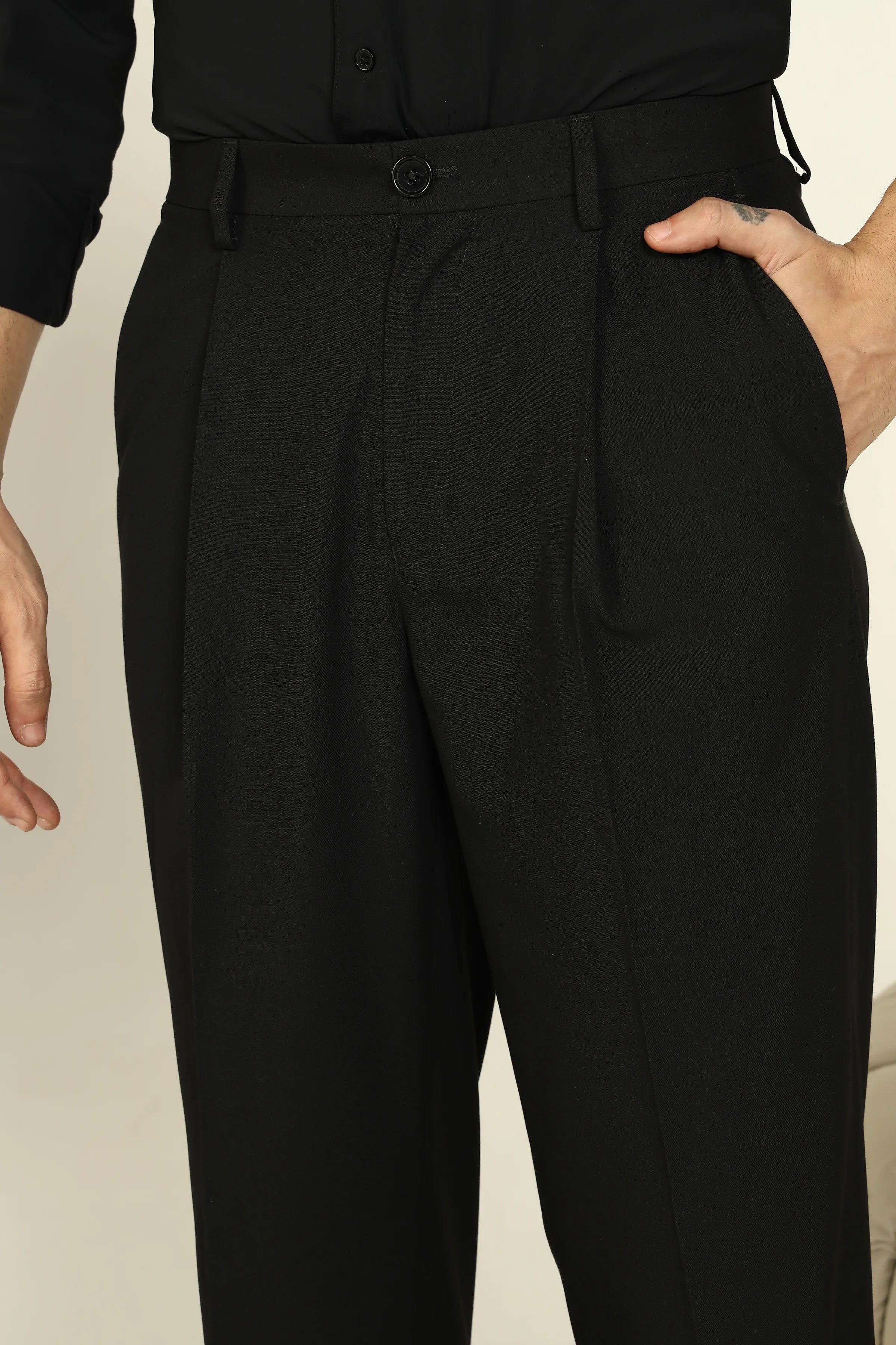 RELAXED FIT PLEATED TROUSERS BLACK - CRAIG