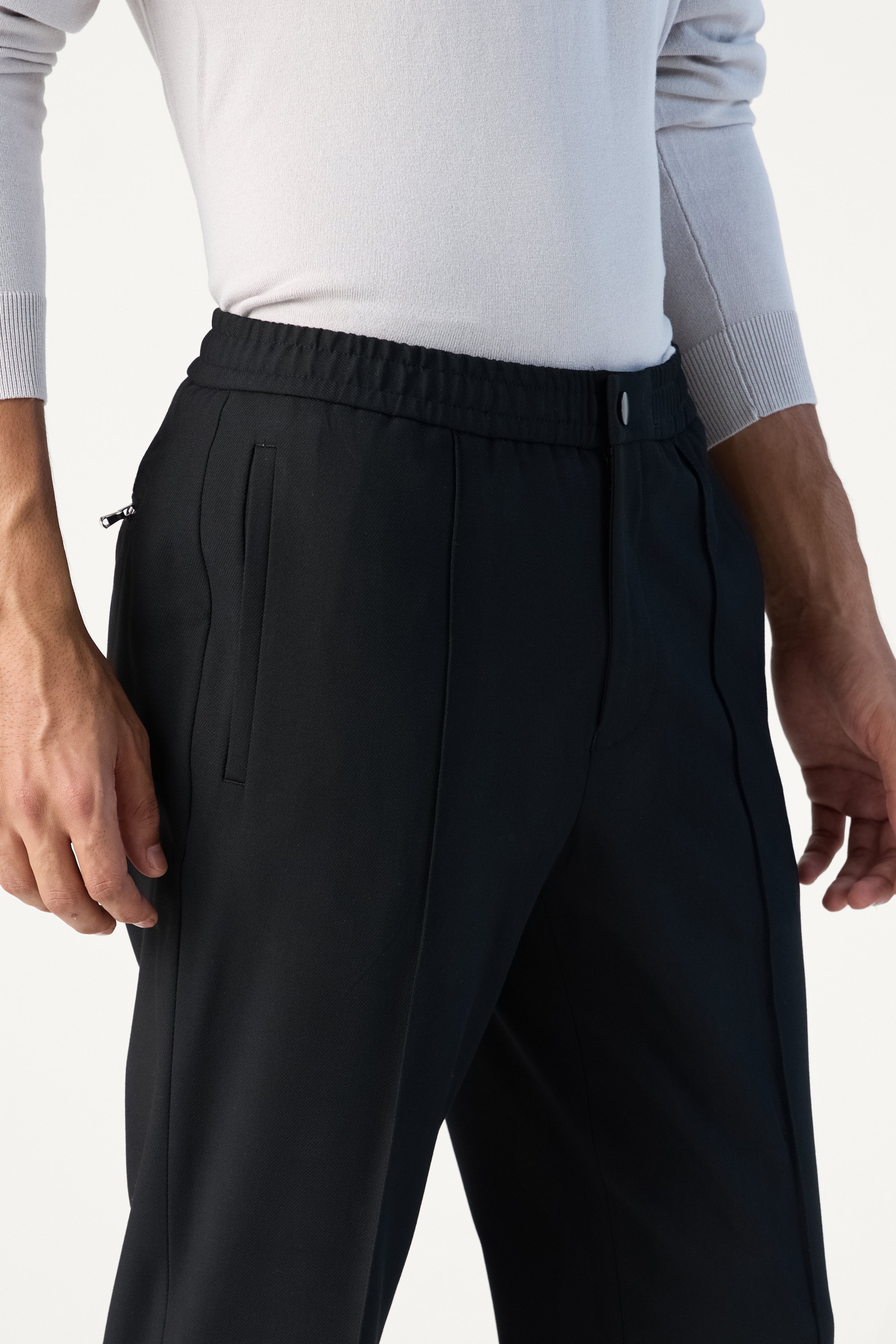 TEXTURED ELASTICATED JOGGER BLACK