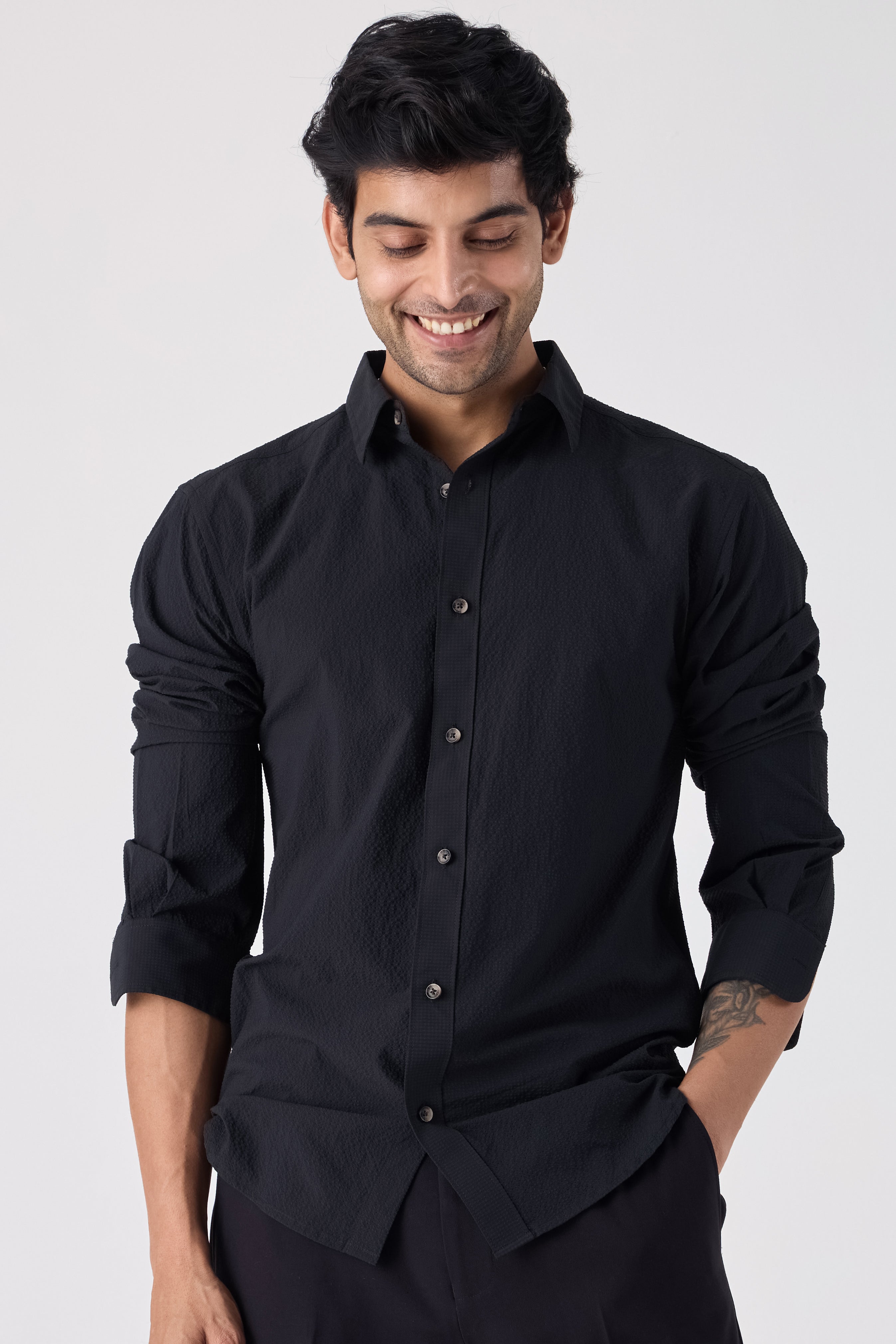 BLACK TEXTURE WEAVE SHIRT
